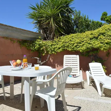 : 2 Pers Refait A Neuf Avec Clim, Jardin Et Parking - Fr-1-226-299 Apartment