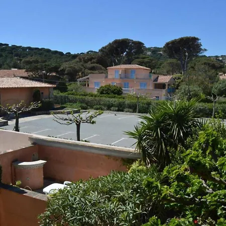 : 2 Pers Refait A Neuf Avec Clim, Jardin Et Parking - Fr-1-226-299 * Sainte-Maxime