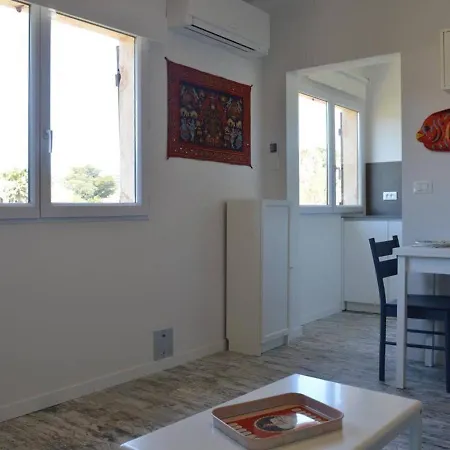 : 2 Pers Refait A Neuf Avec Clim, Jardin Et Parking - Fr-1-226-299 Apartment