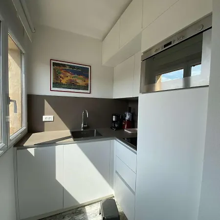 Apartment : 2 Pers Refait A Neuf Avec Clim, Jardin Et Parking - Fr-1-226-299 *